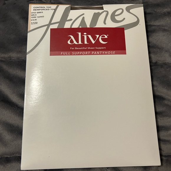 Hanes Intimates & Sleepwear Hanes Womens Control Top Pantyhose Nwt